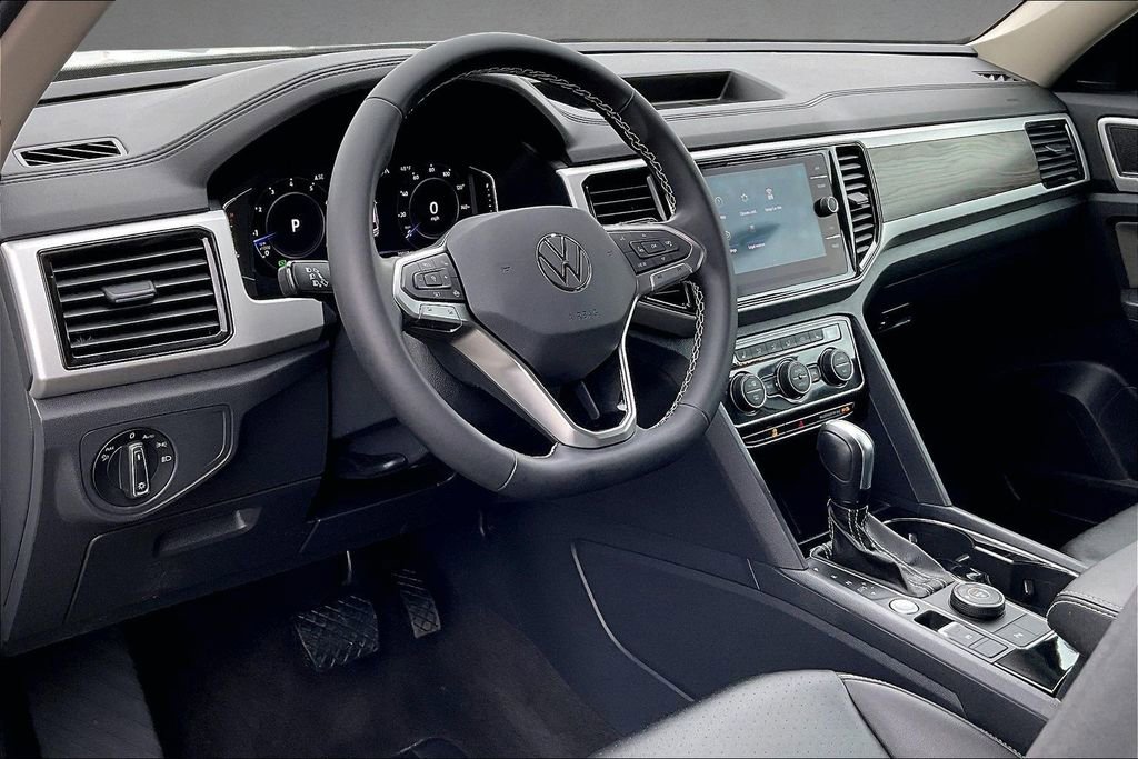 Used 2023 Volkswagen Atlas SE image 17