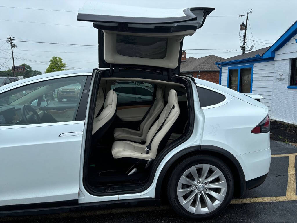 Used 2018 Tesla Model X 75D AWD/4WD image 10