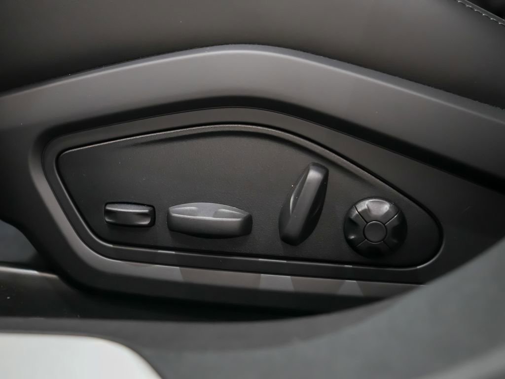 New 2026 Porsche Taycan 4S AWD/4WD image 25