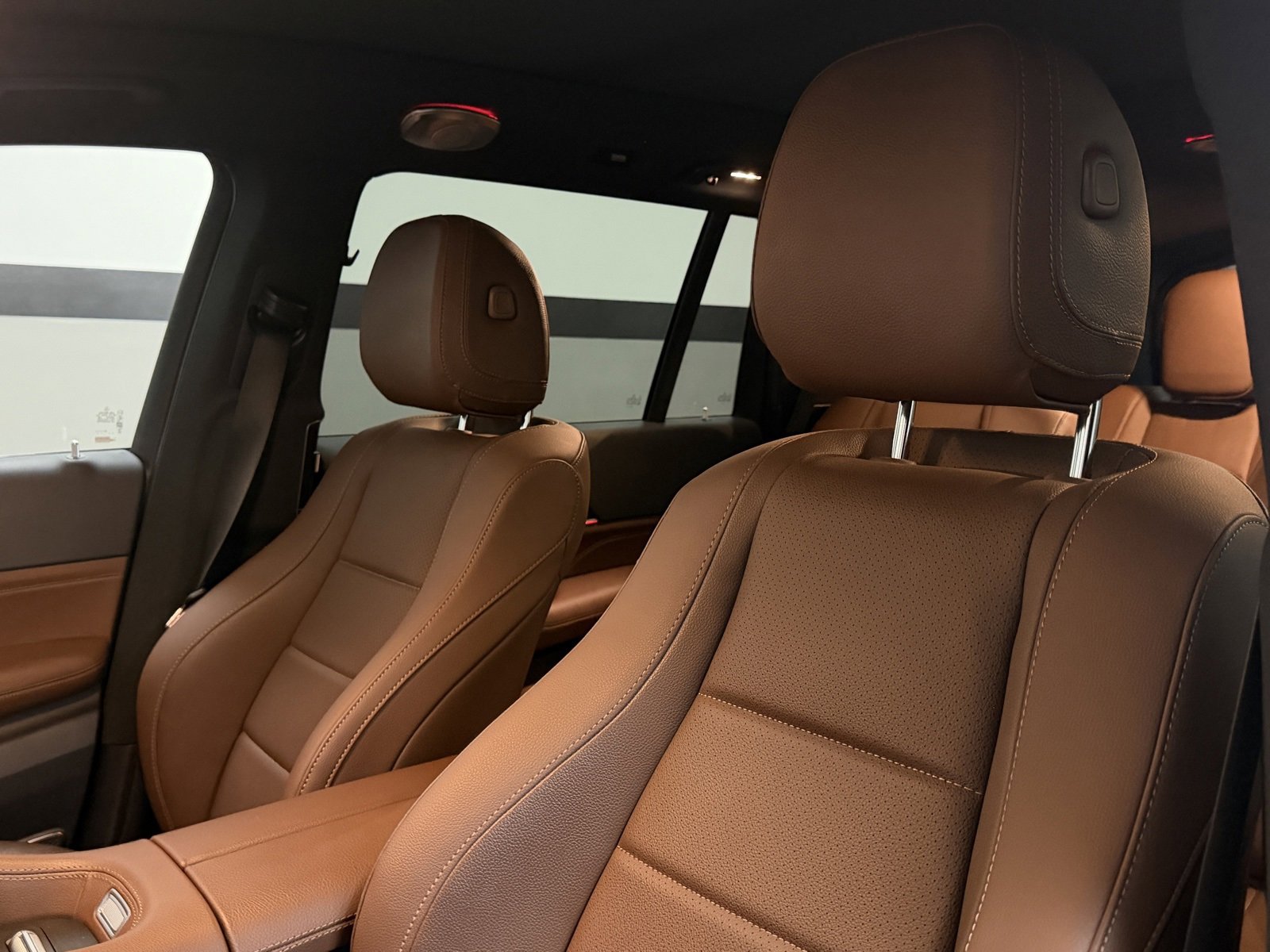 Used 2024 Mercedes-Benz GLS 450 4MATIC image 24