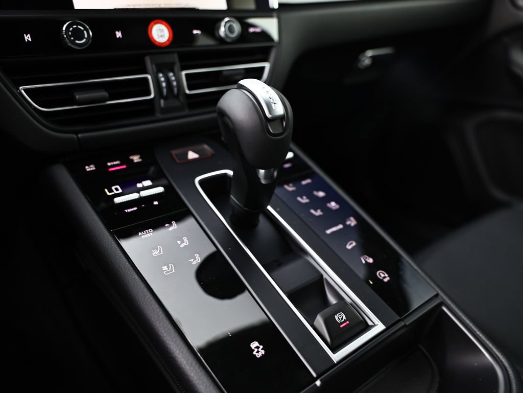 New 2026 Porsche Macan AWD/4WD image 39