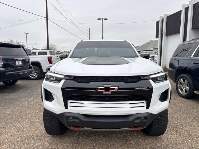 Used 2024 Chevrolet Colorado ZR2 w/ ZR2 Convenience Package III AWD/4WD image 2