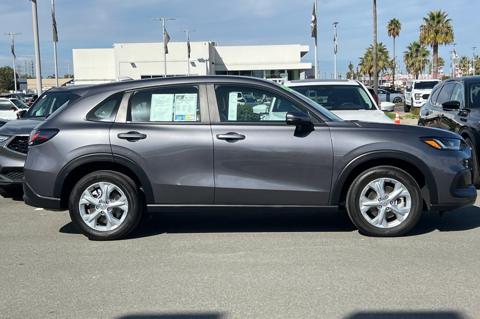 Used 2025 Honda HR-V LX image 3