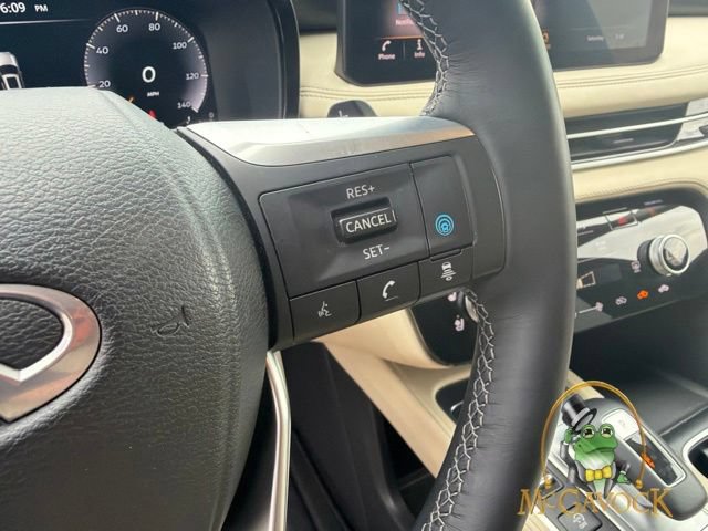 Used 2023 INFINITI QX60 Sensory w/ Vision Package AWD/4WD image 15