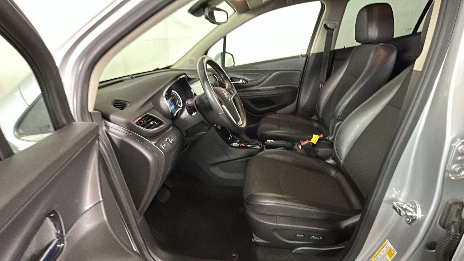 Used 2019 Buick Encore Preferred AWD/4WD image 14