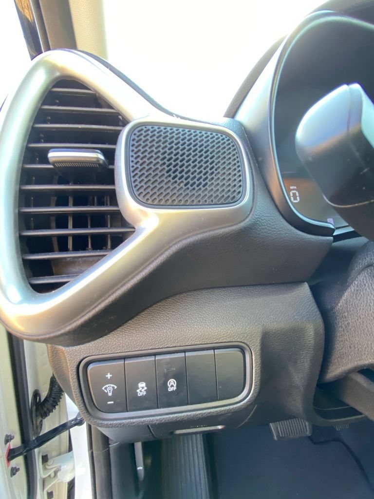 Used 2024 Kia Soul LX w/ Option Group 015 FWD image 12
