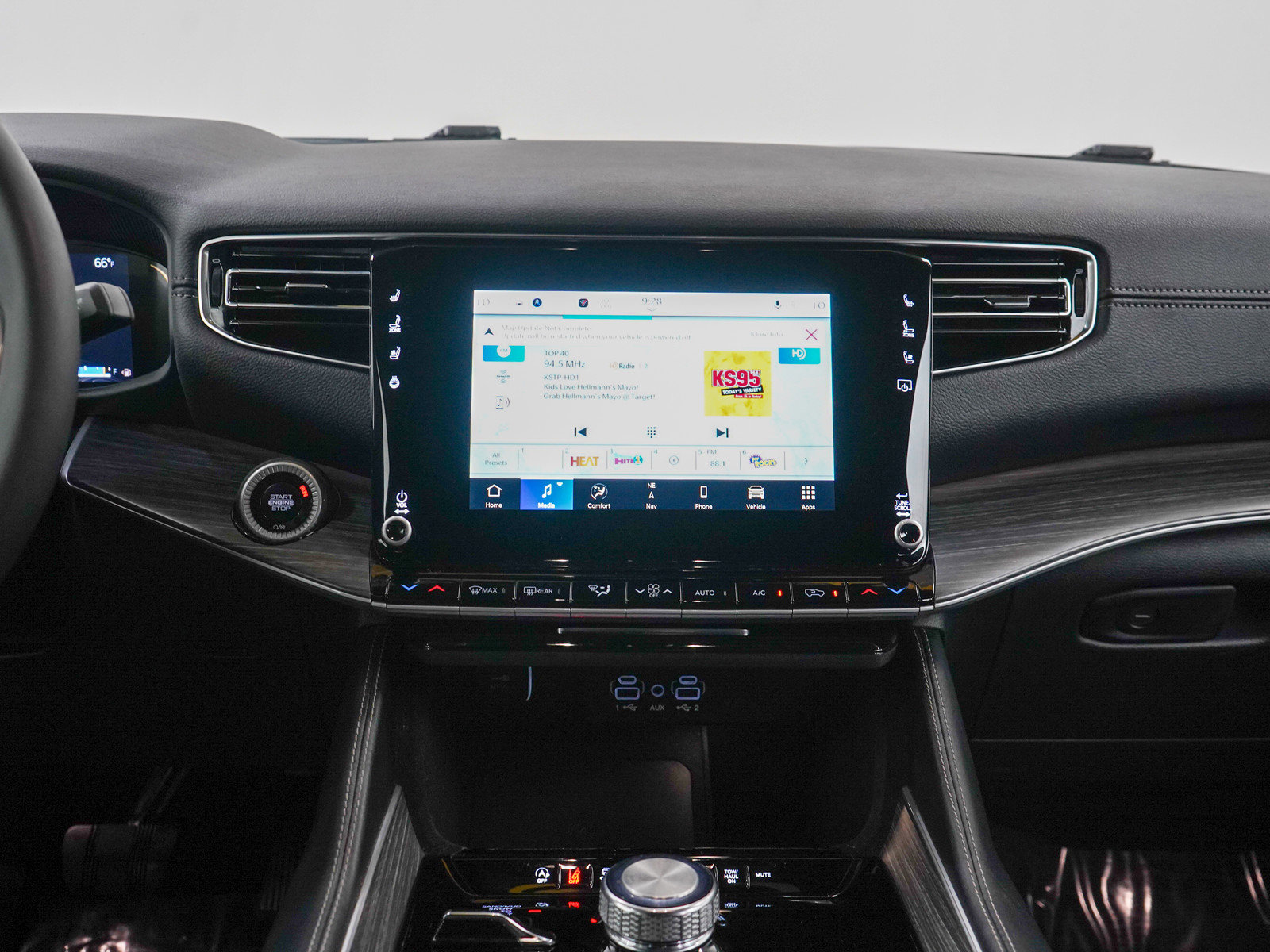 Used 2024 Jeep Wagoneer L Series II w/ Flexible Seating Group image 16