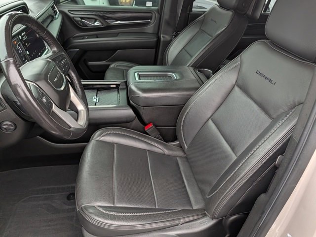 Used 2022 GMC Yukon XL Denali w/ Denali Ultimate Package image 9
