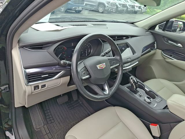 Certified 2023 Cadillac XT4 Luxury w/ Cold Weather Package AWD/4WD image 10