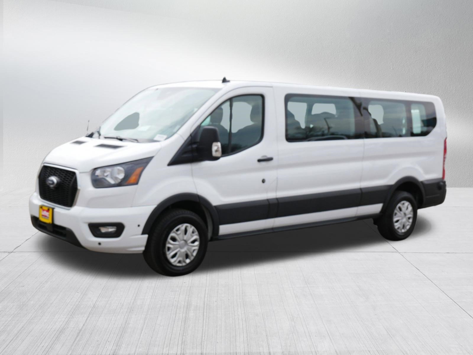 Used 2024 Ford Transit 350 XLT image 3