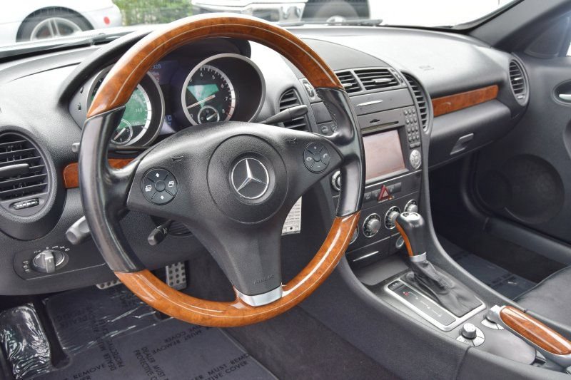 Used 2011 Mercedes-Benz SLK 350 image 22