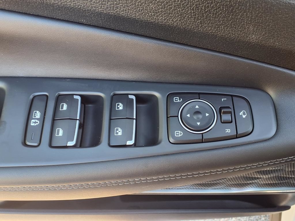 Used 2023 Hyundai Santa Fe Limited AWD/4WD image 11