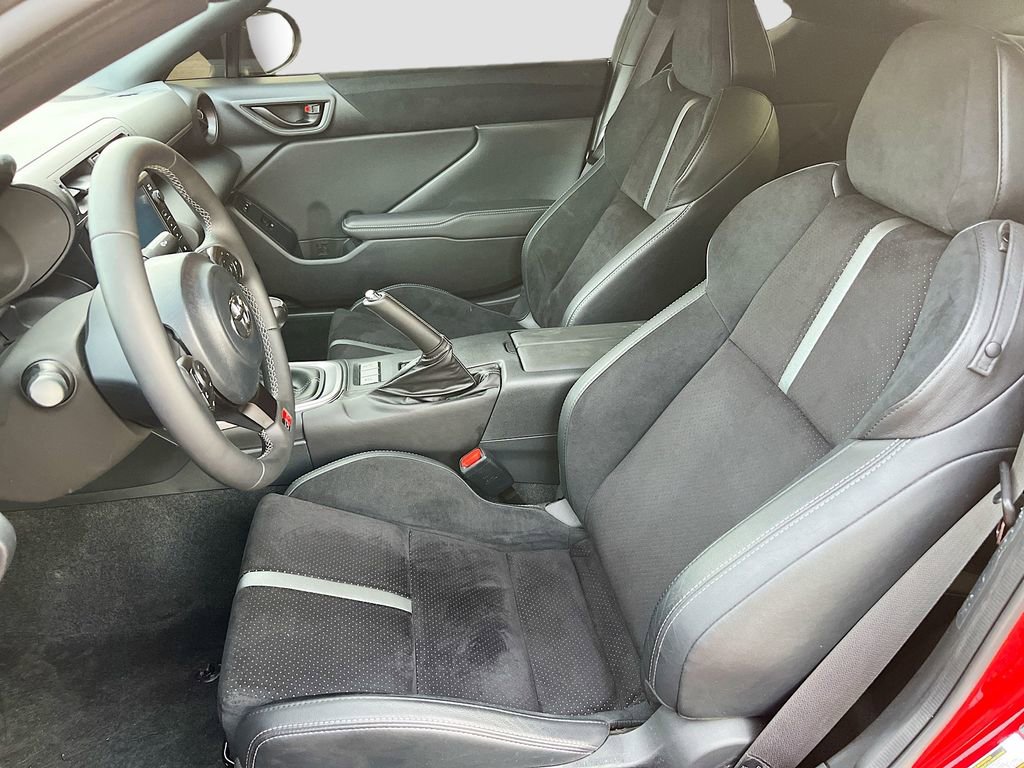 Used 2025 Toyota GR86 Premium w/ Performance Package RWD image 20