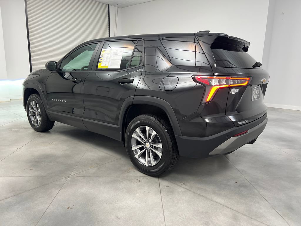 Used 2026 Chevrolet Equinox LT FWD image 5