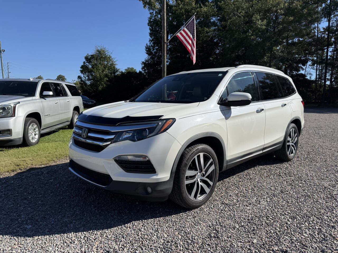 Used 2017 Honda Pilot Touring image 2