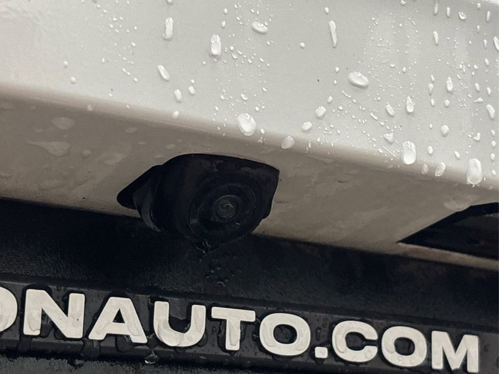 Certified 2025 Hyundai Venue SEL image 14