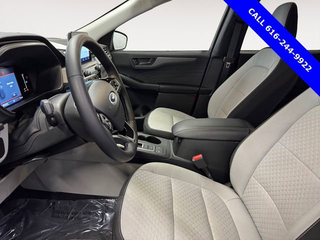 Used 2023 Ford Escape Active image 5