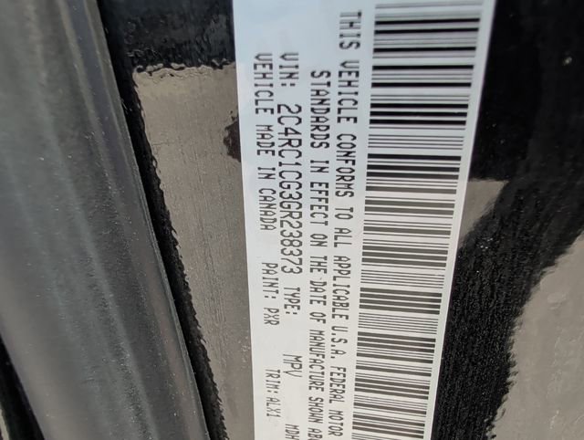 Used 2016 Chrysler Town & Country Touring-L FWD image 36