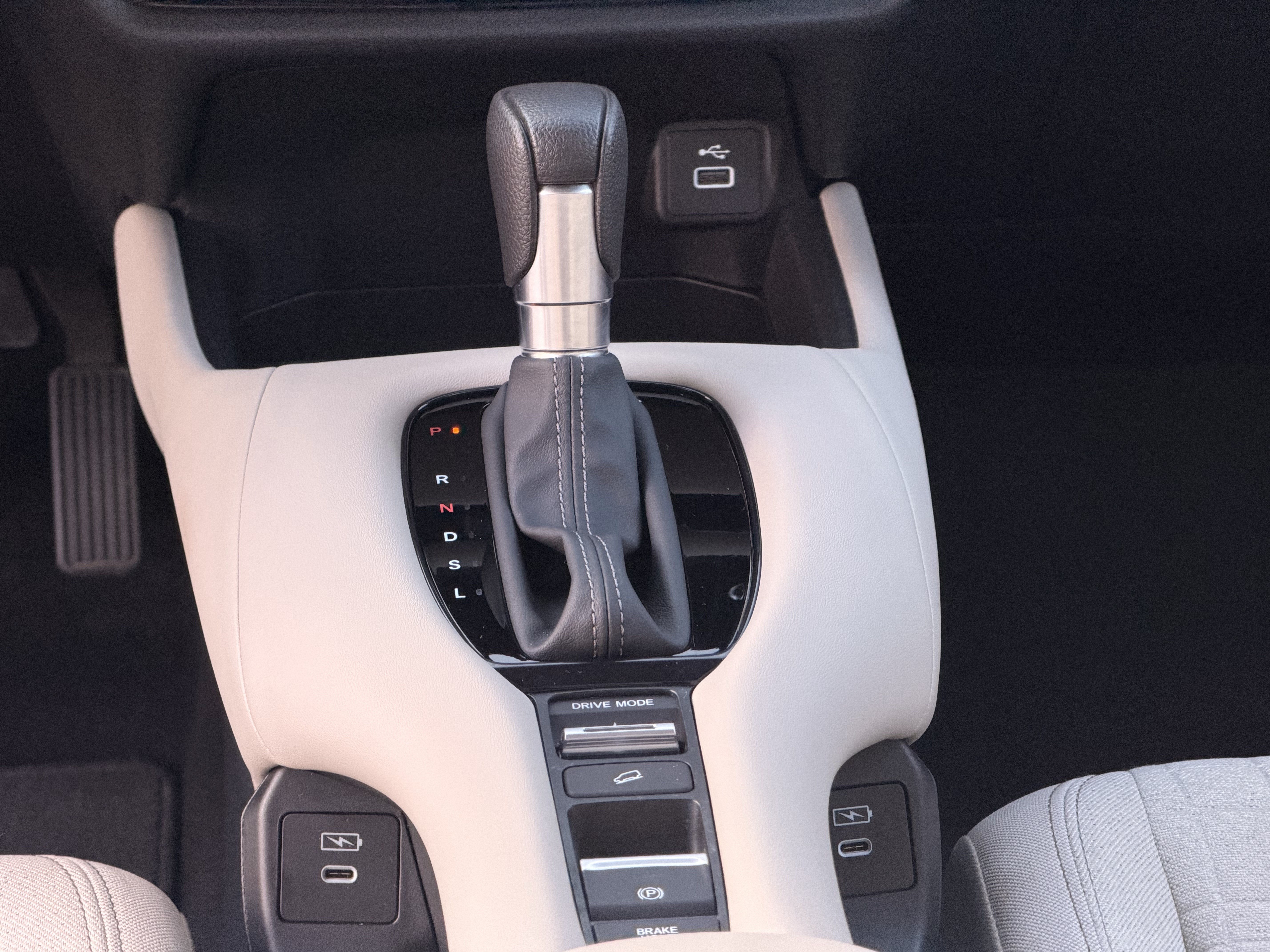 Used 2025 Honda HR-V LX image 18