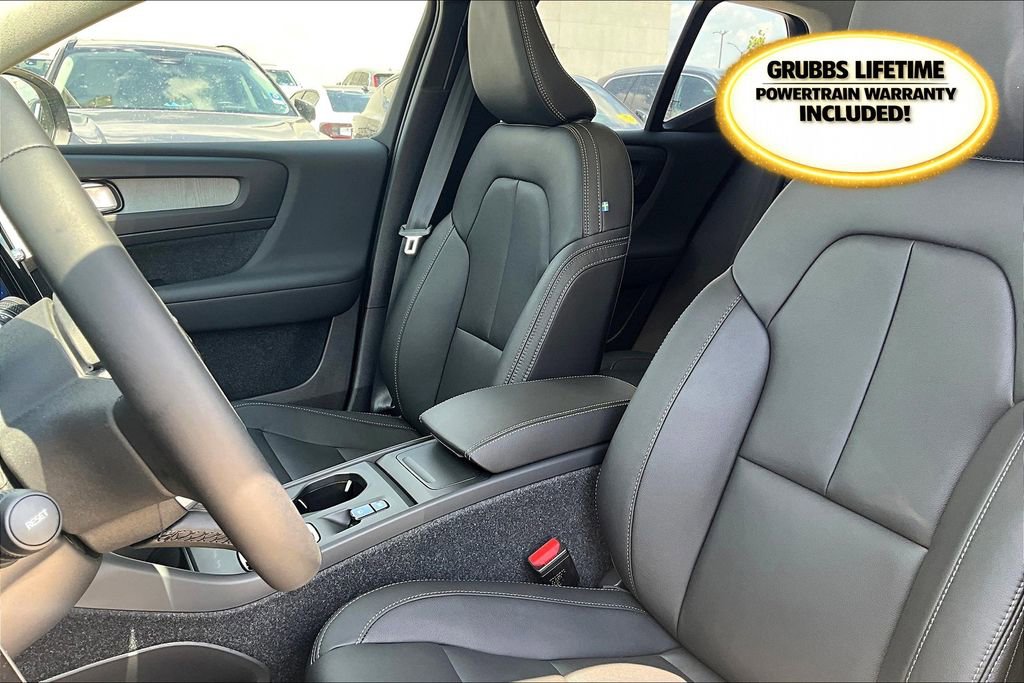New 2026 Volvo XC40 B4 Core w/ Climate Package image 23