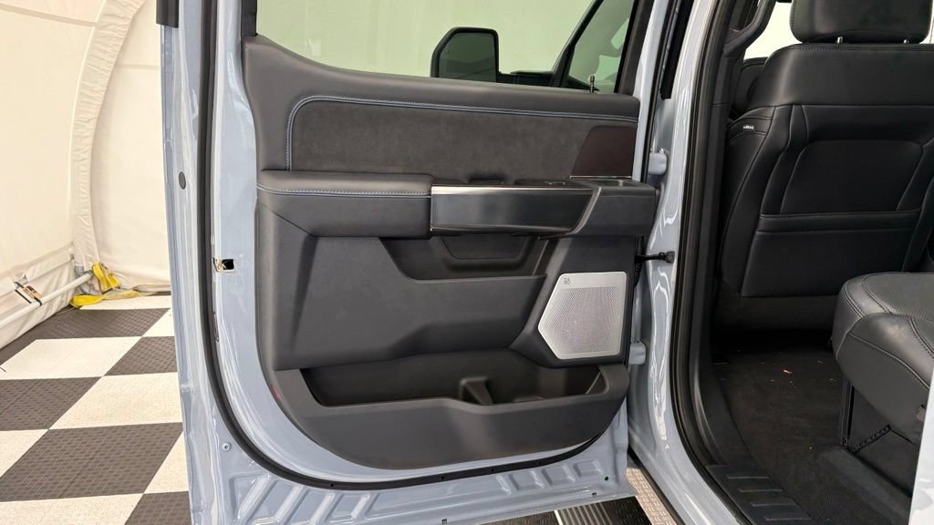 New 2026 Ford F450 Platinum w/ FX4 Off-Road Package AWD/4WD image 19