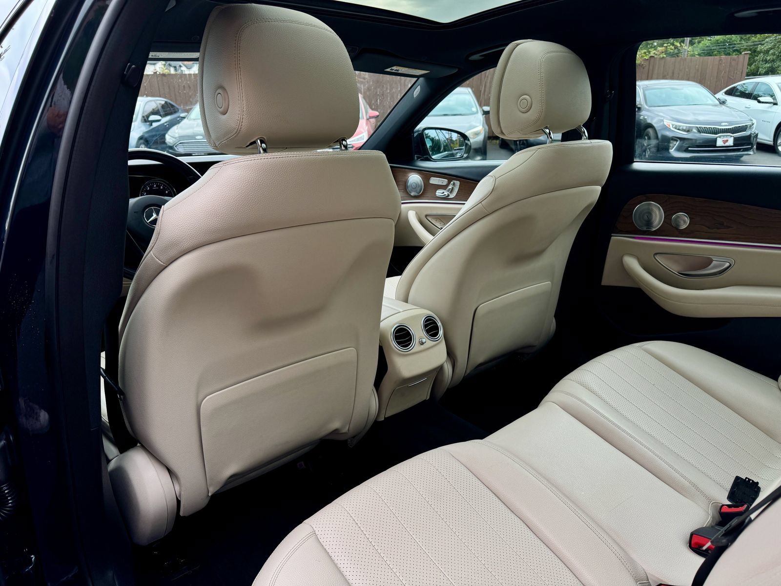 Used 2017 Mercedes-Benz E 300 image 15