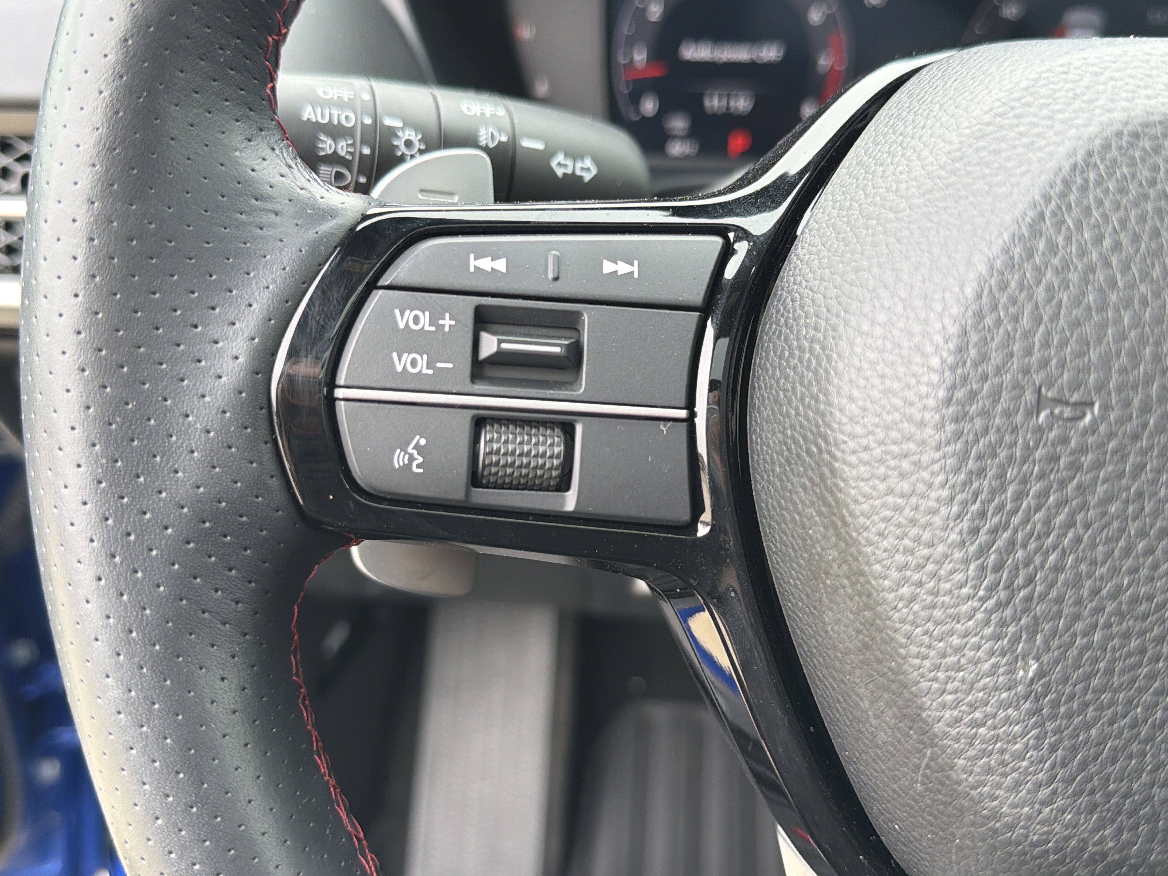 Certified 2025 Acura ADX A-Spec image 19