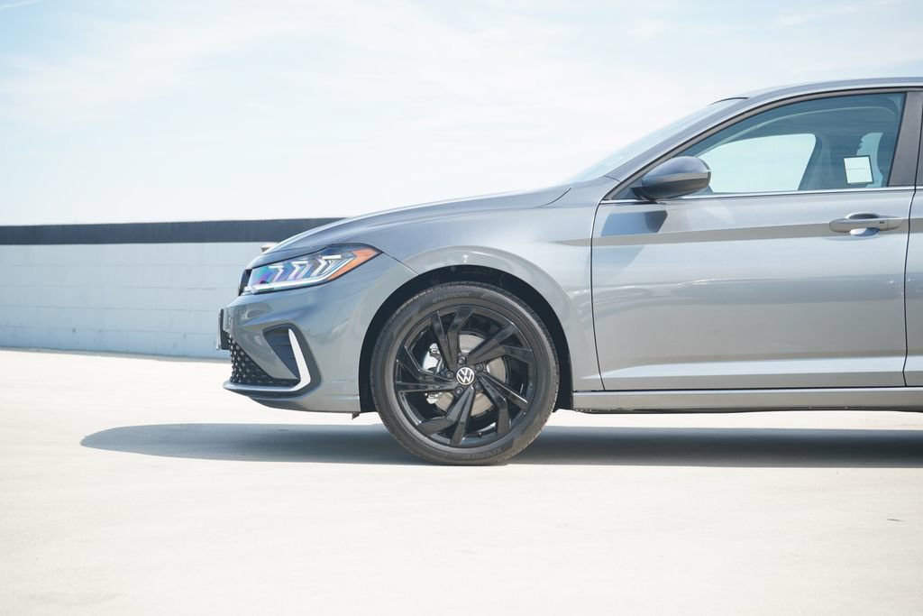 New 2026 Volkswagen Jetta SE FWD image 2