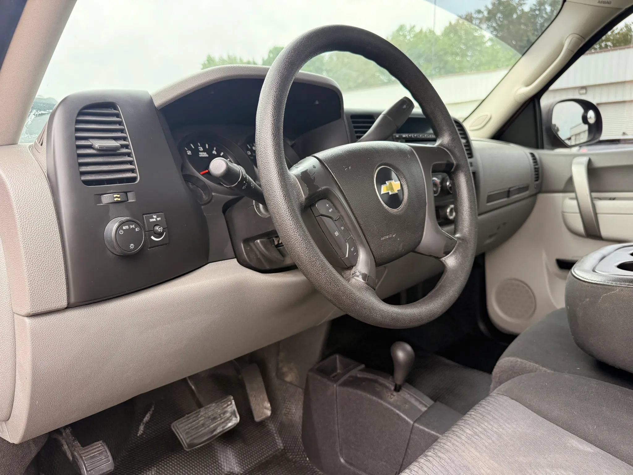 Used 2011 Chevrolet Silverado 1500 W/T w/ LS Package AWD/4WD image 16