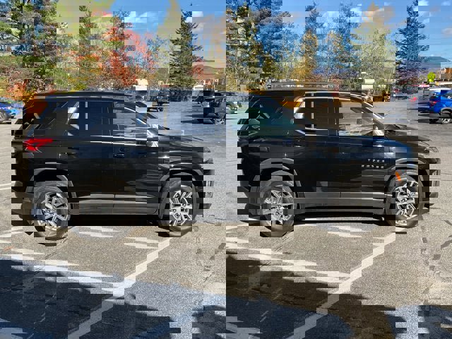 Used 2022 Chevrolet Traverse LT image 6