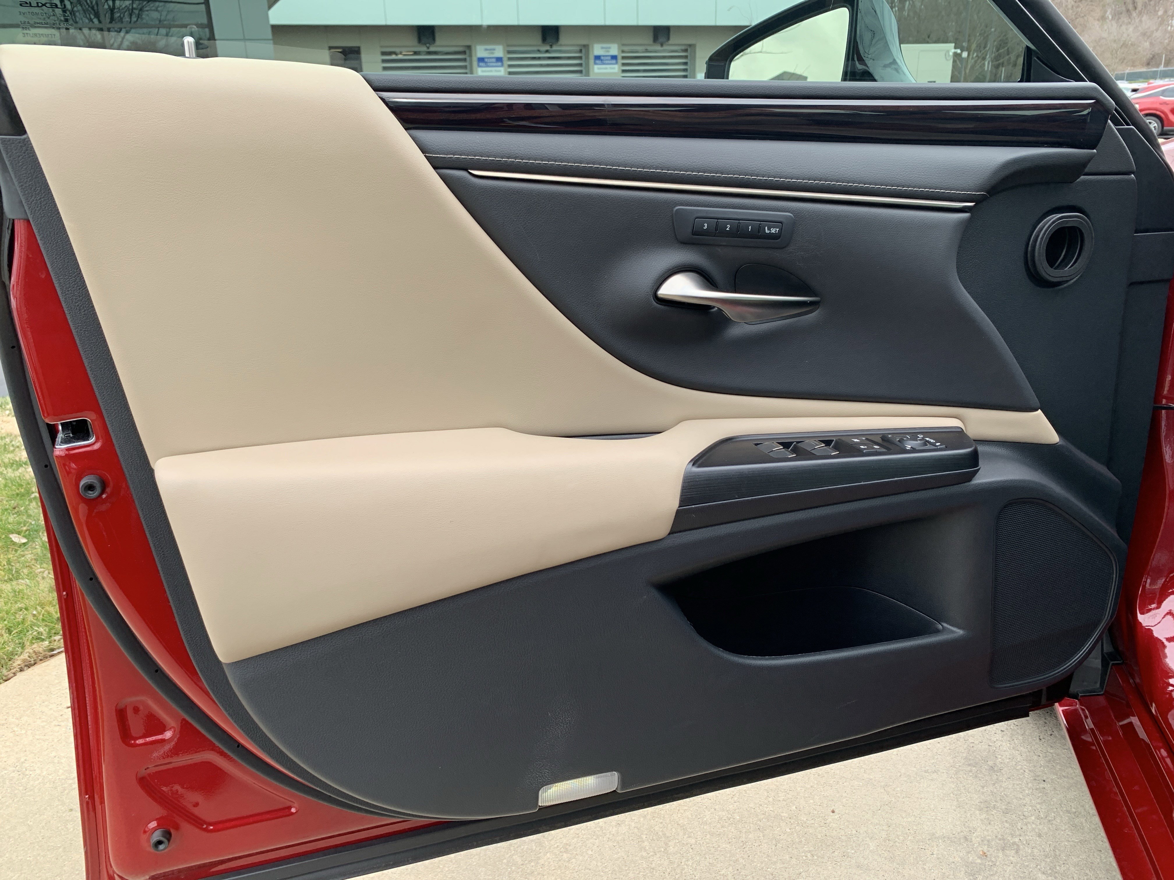 Certified 2021 Lexus ES 250 w/ Premium Package image 14