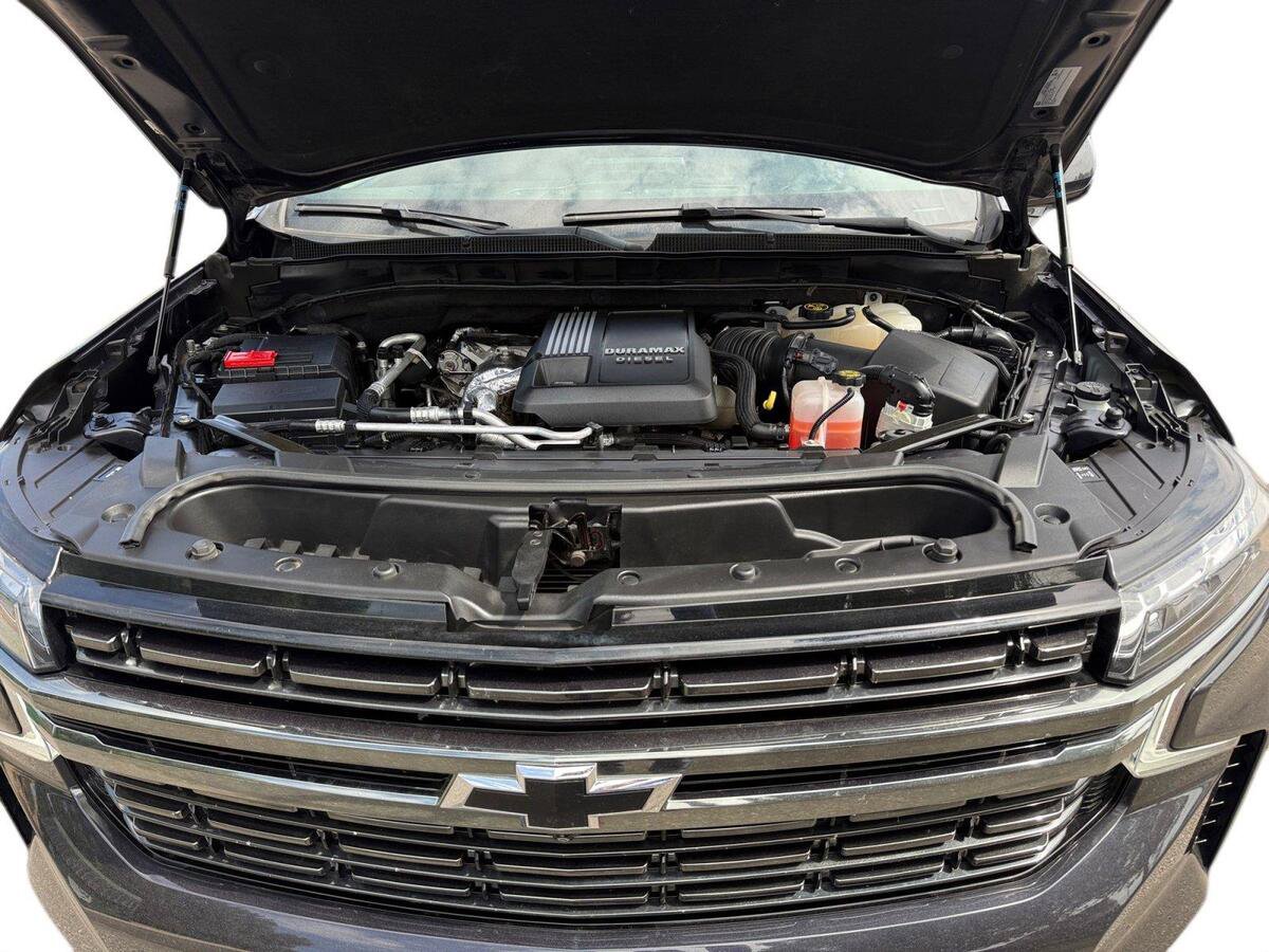 Used 2022 Chevrolet Tahoe RST w/ Luxury Package AWD/4WD image 18