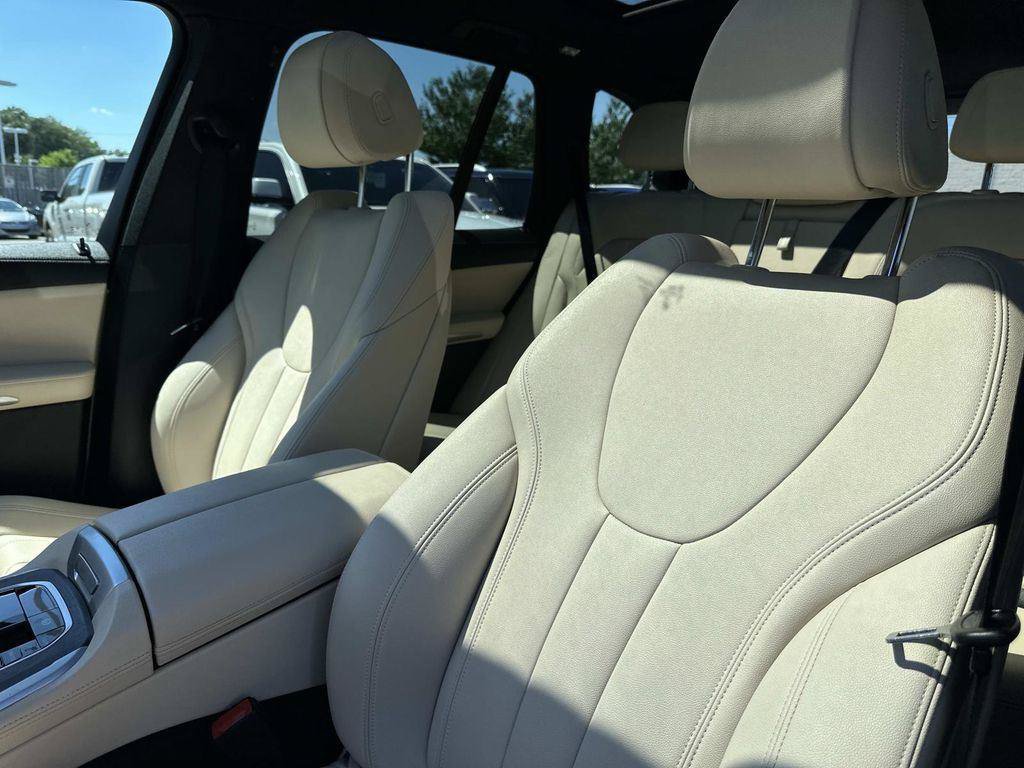 Used 2022 BMW X5 xDrive40i w/ Premium Package AWD/4WD image 29