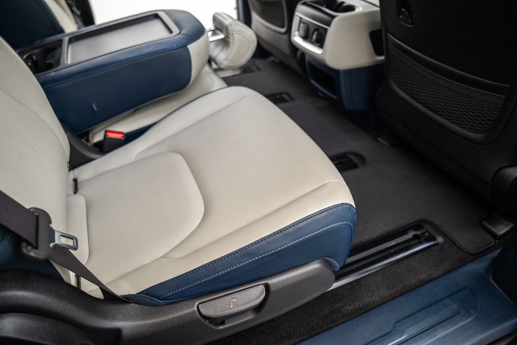 Used 2025 Kia Carnival SX FWD image 34