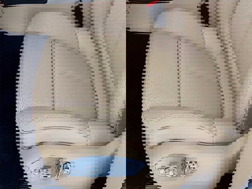 New 2026 Porsche Macan S image 14