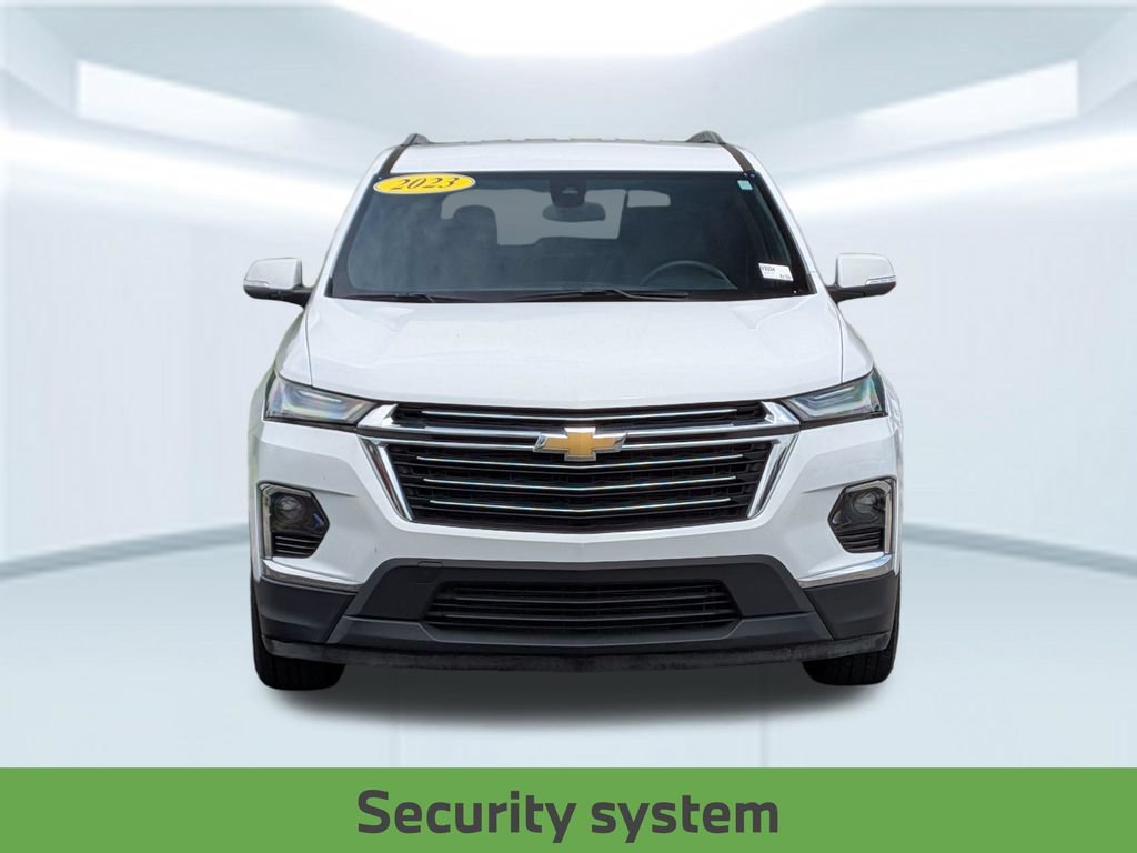 Used 2023 Chevrolet Traverse LT w/ LPO, Cargo Package FWD image 12