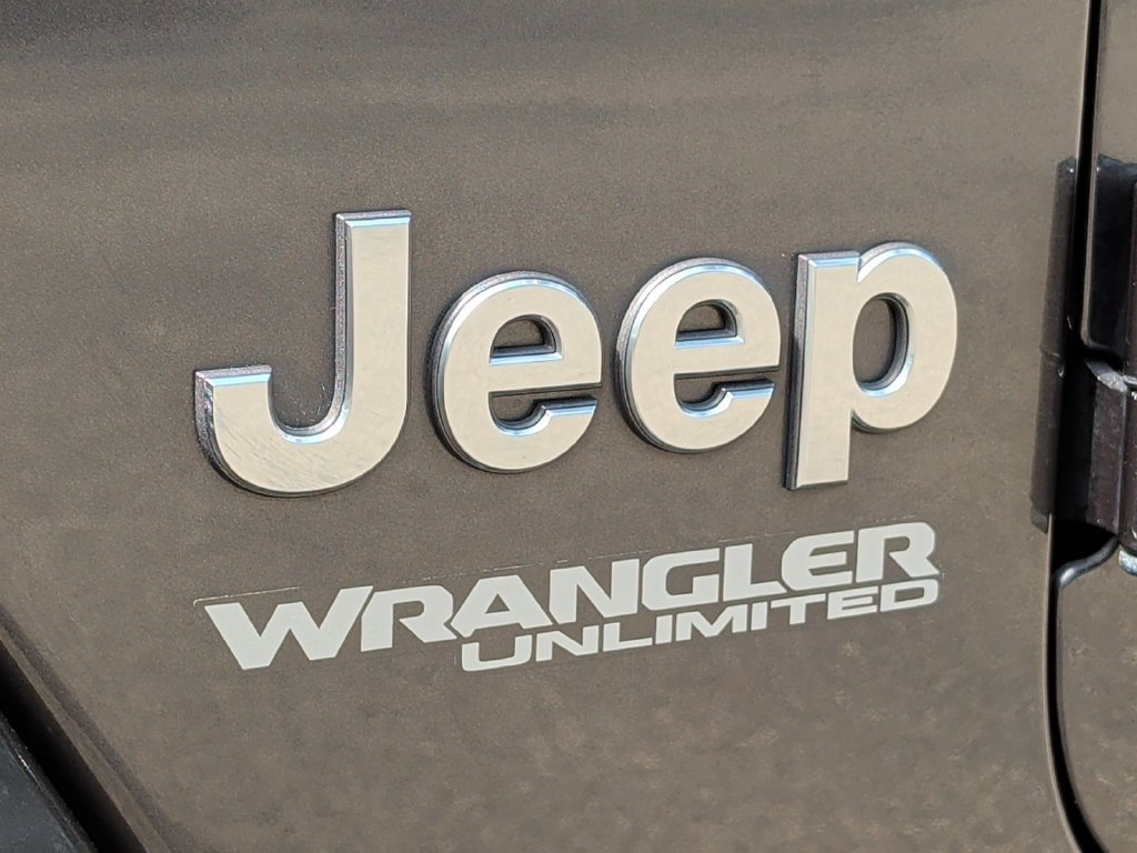 Used 2021 Jeep Wrangler Unlimited Sahara AWD/4WD image 41