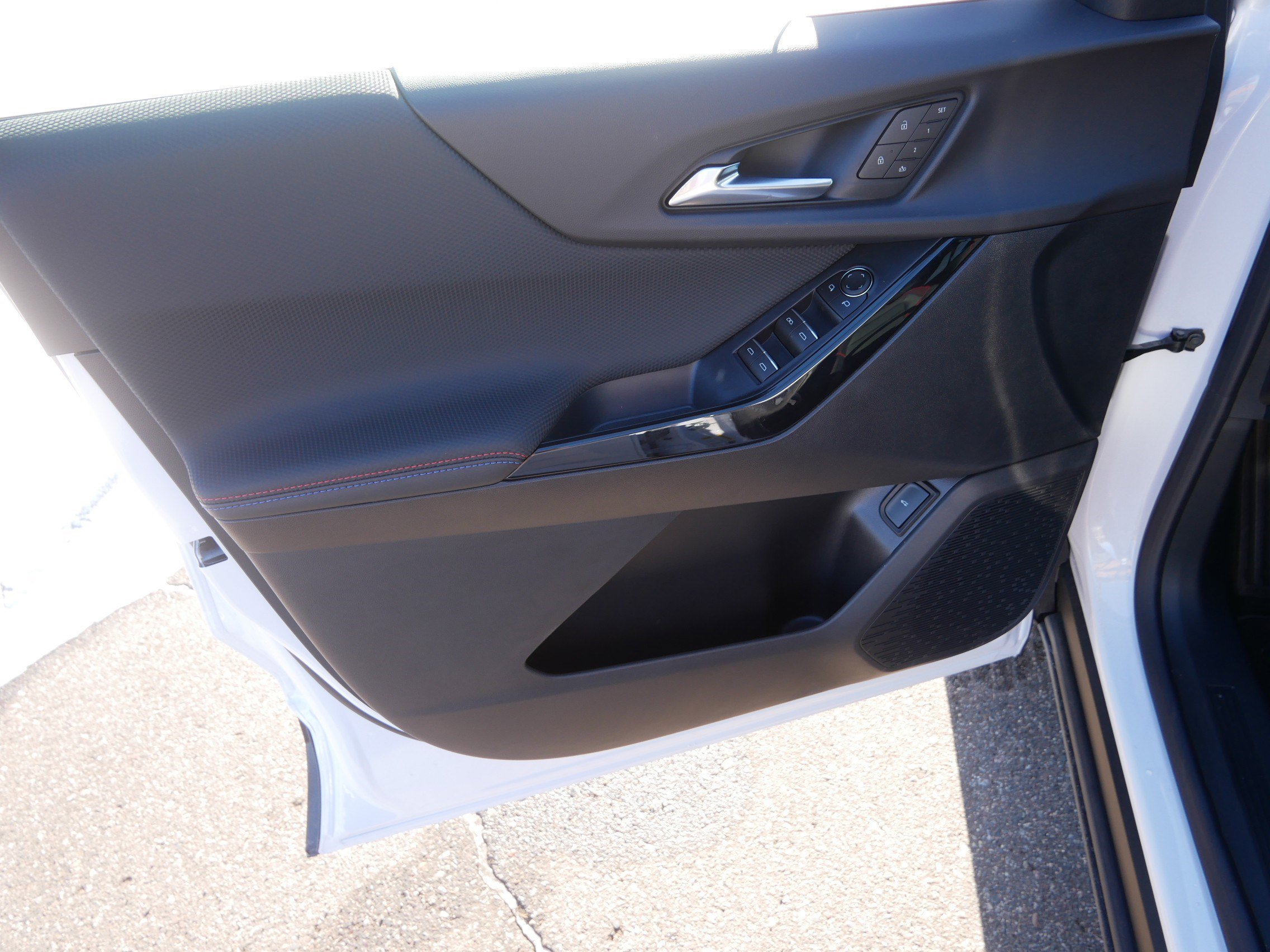 New 2026 Chevrolet Equinox RS w/ Convenience Package III image 9