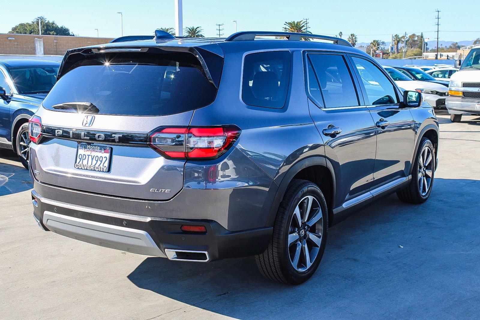 Used 2023 Honda Pilot Elite image 9