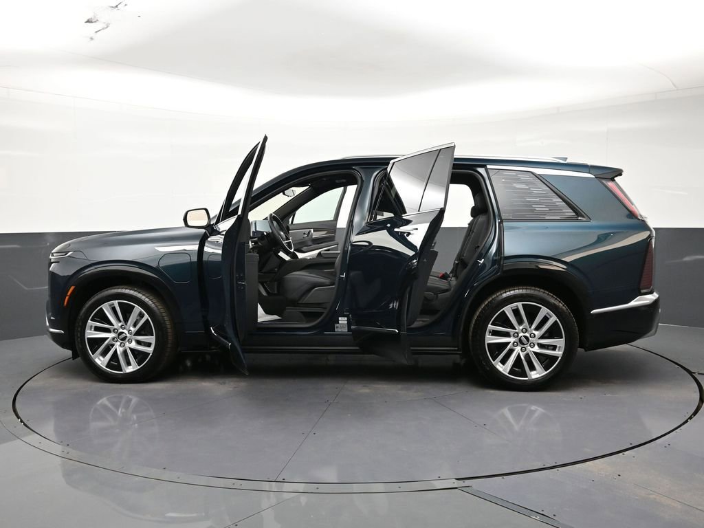 Used 2026 Cadillac Vistiq Luxury image 36