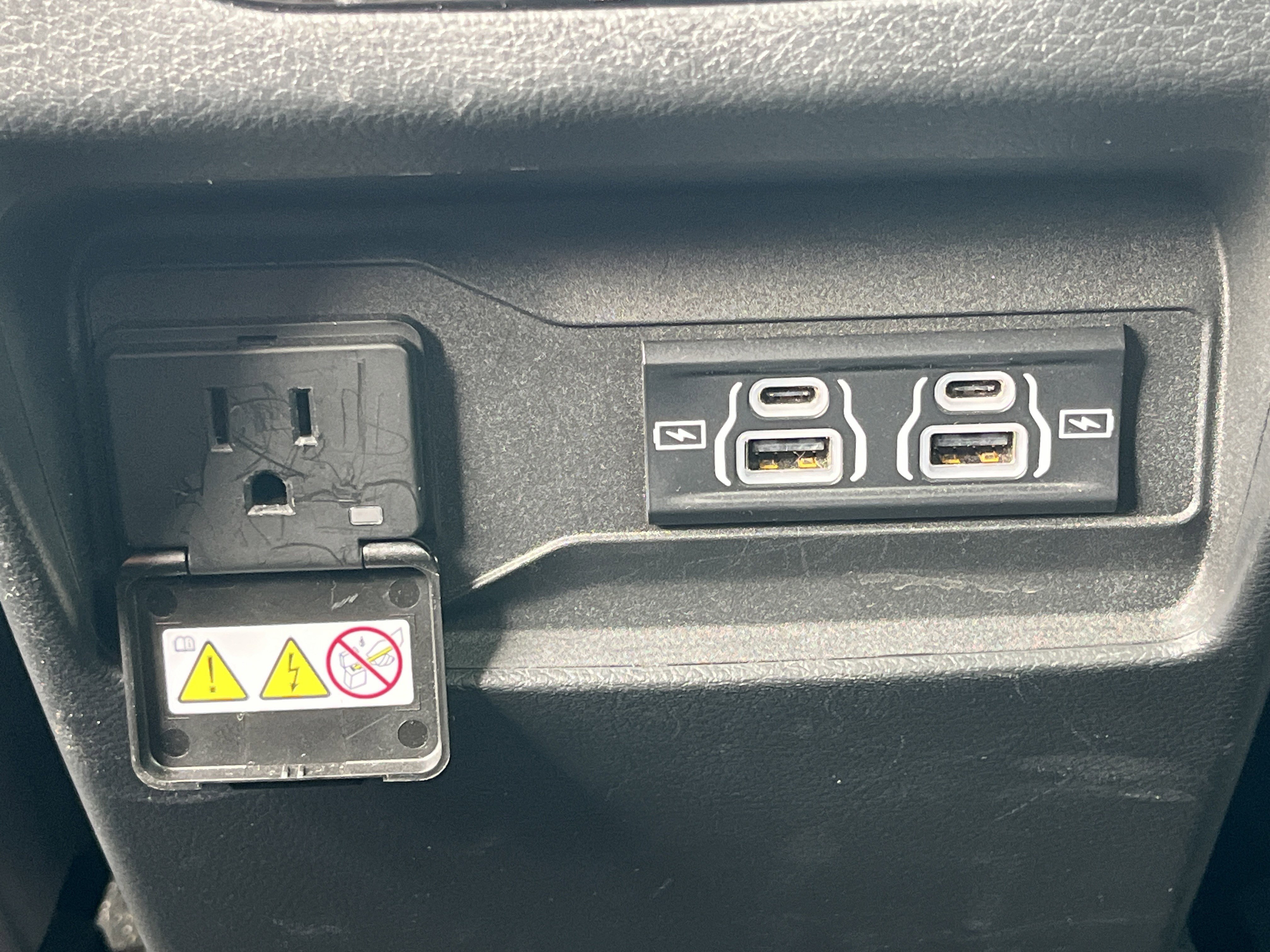 Used 2023 Jeep Grand Cherokee Summit w/ Adv Protech Group IV image 26