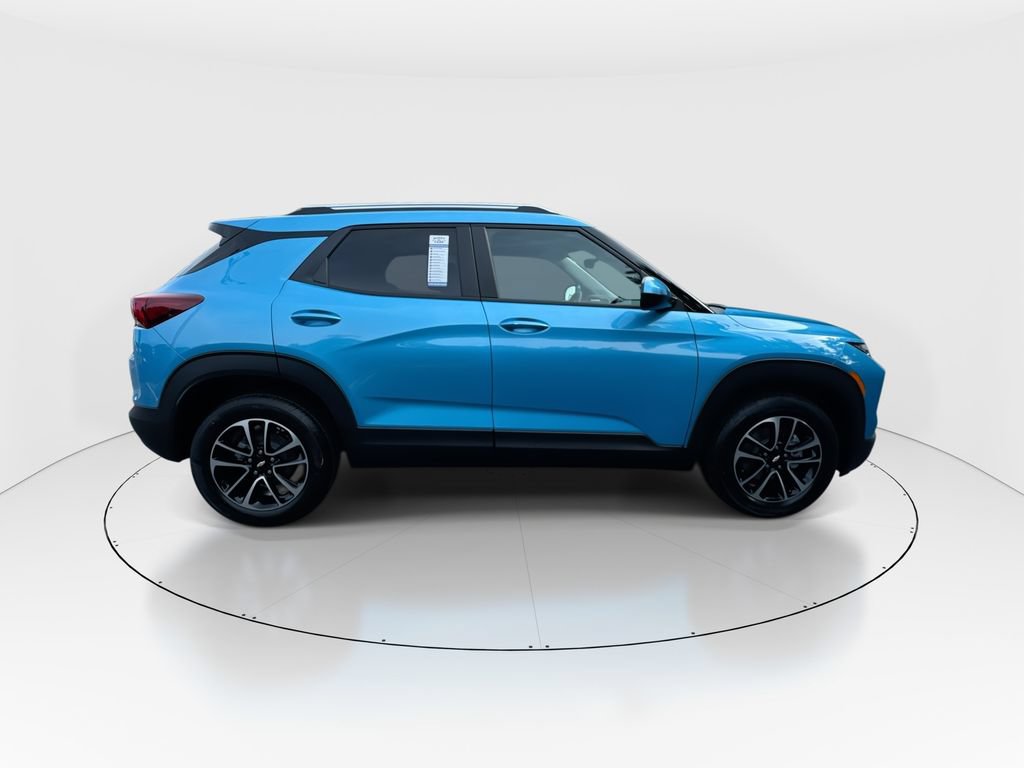 New 2026 Chevrolet TrailBlazer LT w/ LT Cold Weather Package FWD image 9