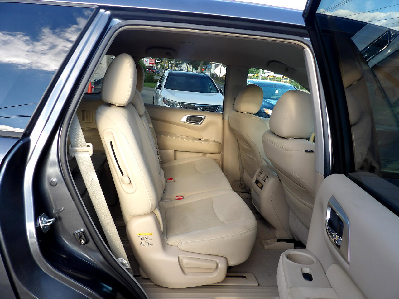 Used 2013 Nissan Pathfinder S image 18