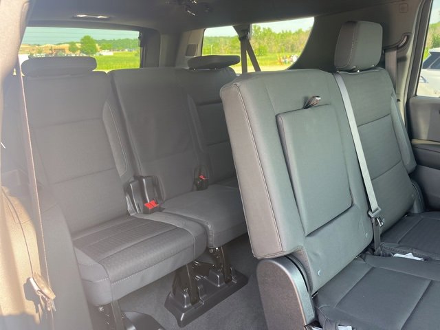 New 2025 Chevrolet Suburban LS image 48