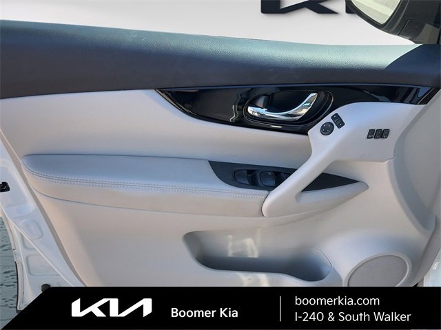 Used 2021 Nissan Rogue Sport SV w/ Technology Package image 16