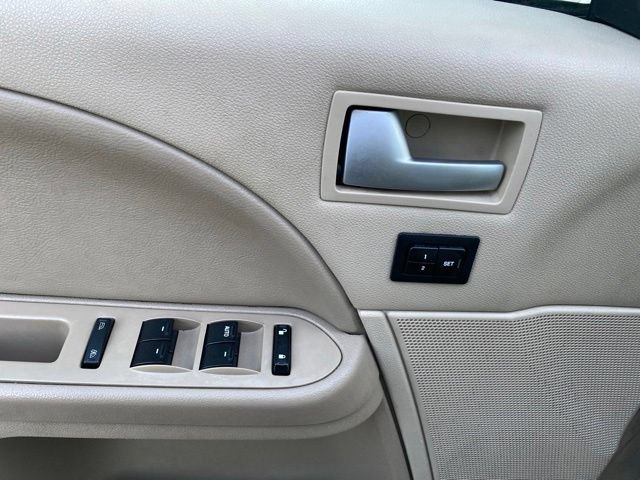 Used 2007 Ford Five Hundred Limited FWD image 16