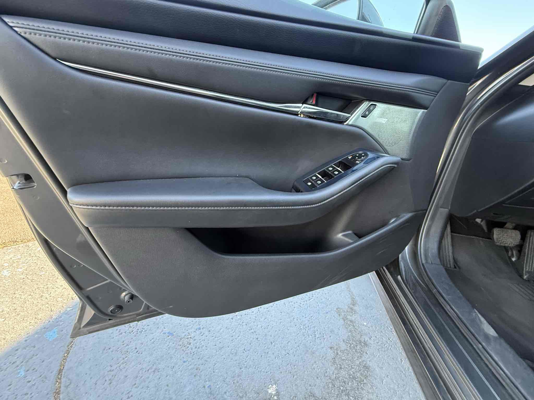 Used 2019 MAZDA MAZDA3 Sedan w/ Preferred Package image 77