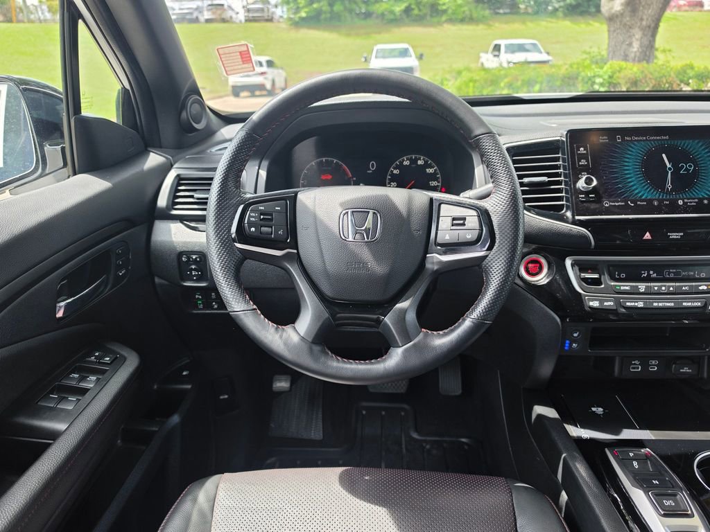 Used 2025 Honda Ridgeline Black Edition image 9