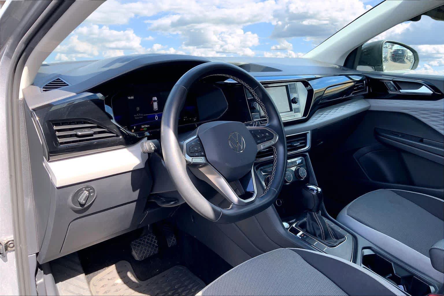 Used 2023 Volkswagen Taos S FWD image 2