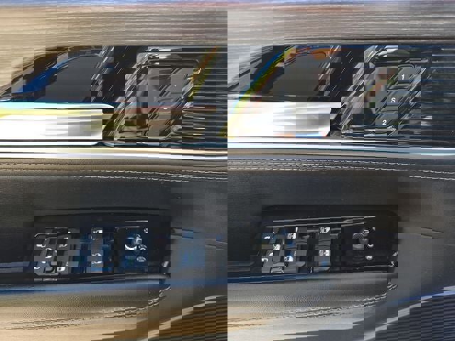 Used 2024 Jeep Wagoneer L Series III w/ Flexible Seating Group image 21